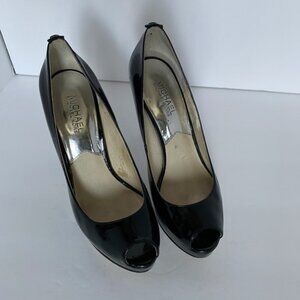 Michael Kors Black Patent Leather Peep Toe Pumps in Size 8